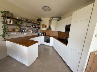 🏡 Moderní kuchyň IKEA – bez pracovní desky a spotřebičů