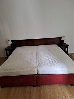 Postel s matracem