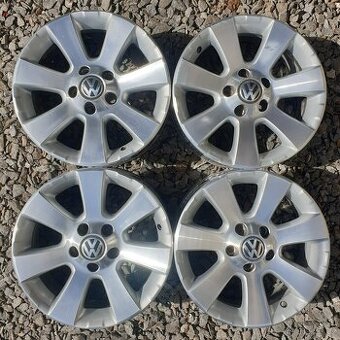 Zimní pneumatiky 7mm Pirelli 205/50 R17 A026