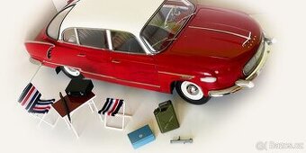 Tatra 603 DeAgostini 1:8 + prémiové doplňky