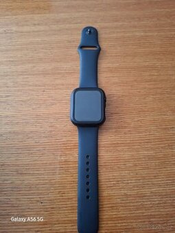 Hodinky Apple Watch SE 2. generace (44 mm)