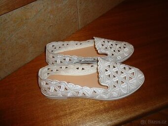 Dámské baleríny / boty velikost 38