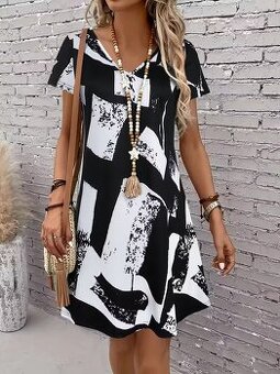 ŠATY RŮZNÉ TYPY-SPOLEČ.+LETNÍ +CAPRI KALHOTY+ SÁČKO