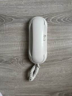 Tesla 4FP 211 22.201 Domácí telefon ESO s elektronickým vyzv