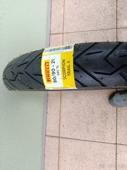 Pirelli 90/90 R21