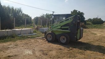 Locust 750 s TP a SPZ