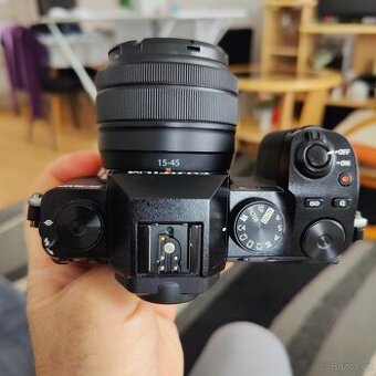 Fujifilm X-S10 +Fujifilm XC 15-45 mm