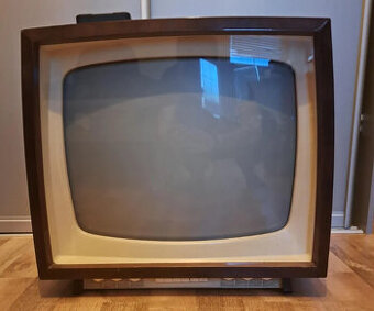 KOUPÍM starou maďarskou televizi Orion AT 622