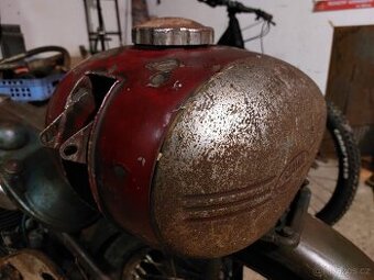 Dily JAWA PERAK / ČZ PREDVALECNA / PANELKA A MANET