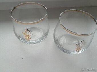 2 skleničky vinný motiv