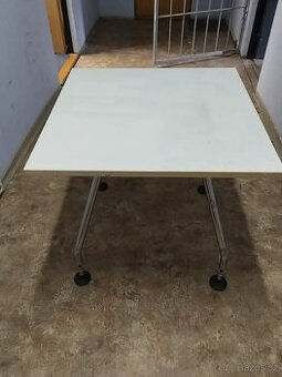 Kancelářský stůl Vitra Ad Hoc