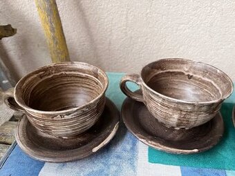 Talíře, talířky a šálky