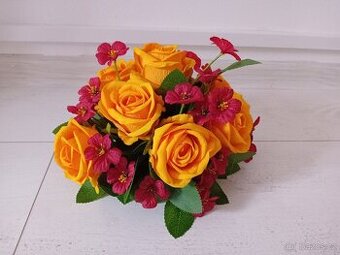 Květinová dekorace červená-žlutá