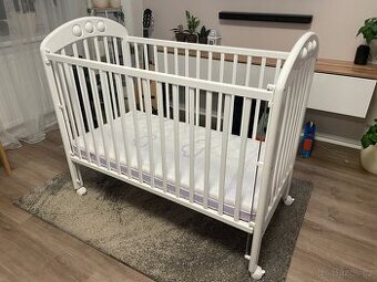 Dřevěná dětská postýlka Scarlett Atlanta