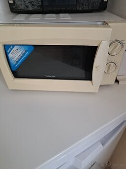 Mikrovlnná trouba