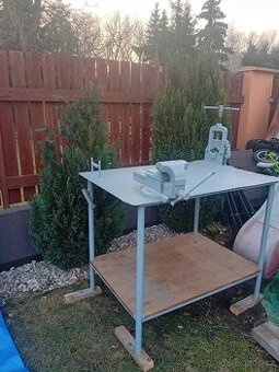 Ponk pracovní stůl