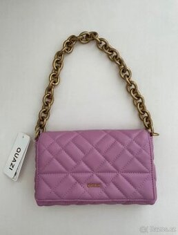 Nová růžová kabelka Quazi