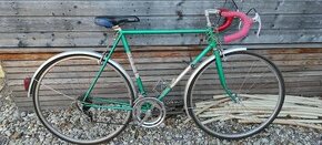 Silniční kolo Favorit