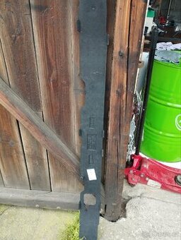 BMW i3 výztuha předního nárazníku