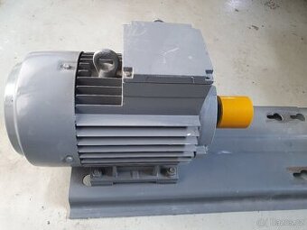 Elektromotor patkový 380/220V