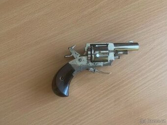 REVOLVER BULL DOG CAL.320CF,TOP STAV
