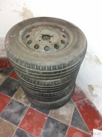 4 disky + pneu 185/65 R14 86T Radial