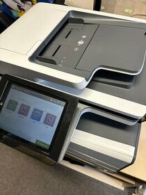 automaticky aboustranny scaner na tiskárne HP Color MFP 586