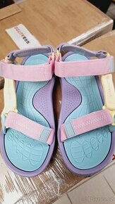 Dětské dívčí sportovni sandály vel.36,38 nové