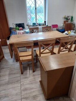 Stůl a 5 židli celomasivni