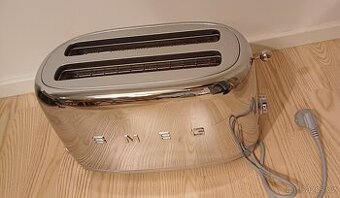 Topinkovač Smeg 50's style TSF02SSEU / 4x2 / 1500 W / nerez