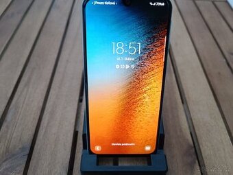Samsung Galaxy A40 4GB RAM, 64GB Uložiště vypálený display