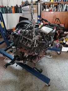 Motor Audi a8 4.2tdi 240kw kompletni