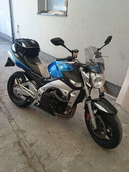 Suzuki GSR 600