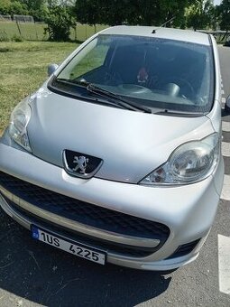 PEUGEOT 107