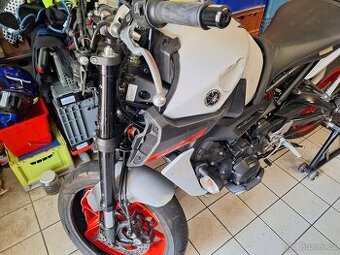 Bouraná Yamaha MT 09