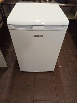 Lednice podpultová BEKO s mrazáčkem - 1