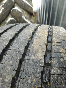 Prodám nákladní pneu 315/70 R22,5 Michelin - 1