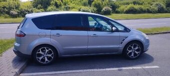 Ford s Max 7 míst