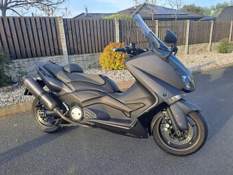 YAMAHA T-MAX 530
