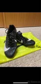 Tretry Nike - 1