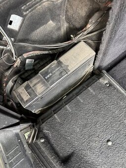 CD changer z kufru BMW e39