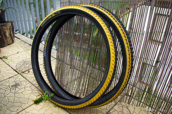 plaste Hutchinson Python Gold 26x2.0"