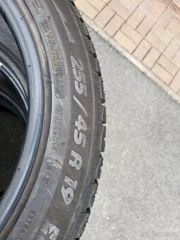 Michelin Pilot Alpin 255/45 R19