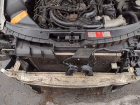 Audi A6 4f 3.0tdi chladičova stěna včetně výztuhy