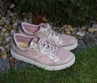 Dívčí růžové boty Primigi - vel. 35