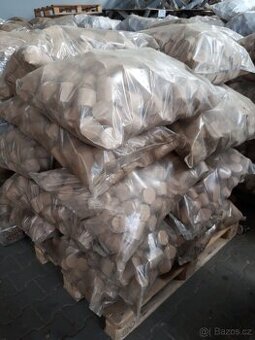 Dřevěné brikety z tvrdého dřeva 6,-