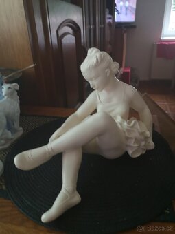 porcelánové sošky značené