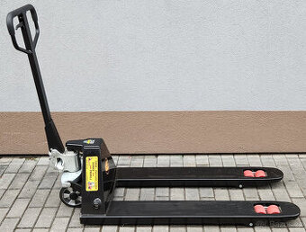 Paletový vozík s váhou. Nosnost 2500kg. Záruka.