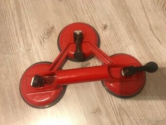 Tříbodový držák skla