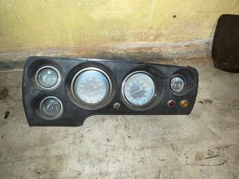 Přístrojová deska lada Niva